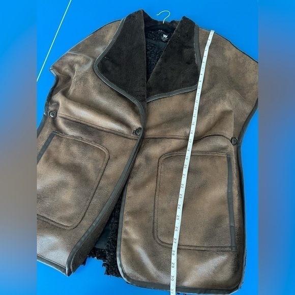 W By Worth 2 Piece Faux Shearling Vest. Like New. Size M - Picture 9 of 9